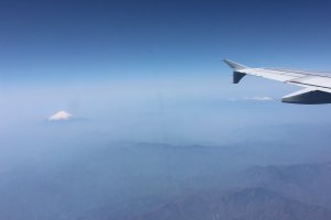 機内から見えた富士山